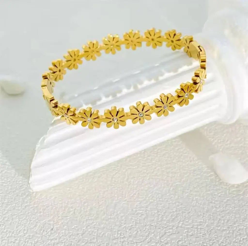 Flower Bangle – Bloom with Every Move Zevare.pk- Flower Bangle- Zevare.pk