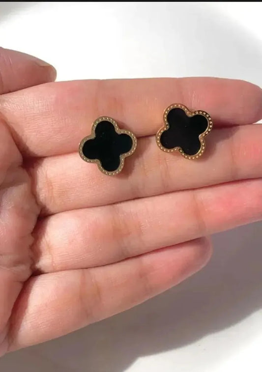 Four-Leaf Clover Earrings – A Little Luck, A Lot of Style Zevare.pk- Four-Leaf Clover Earrings- Zevare.pk- Four-Leaf Clover Earrings- Zevare.pk