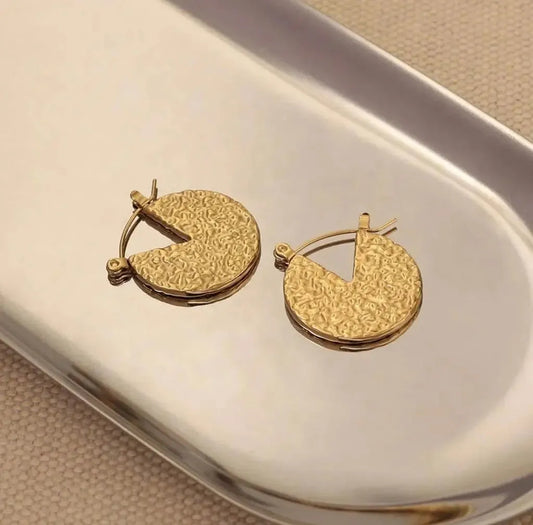 V Round Earrings – Bold Simplicity, Everyday Elegance Zevare.pk- V Round Earrings- Zevare.pk- V Round Earrings- Zevare.pk