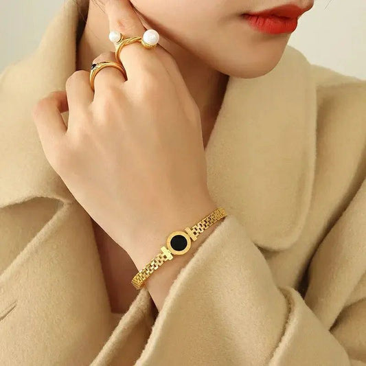 - Minimal Gold Love Handcuff- Zevare.pk