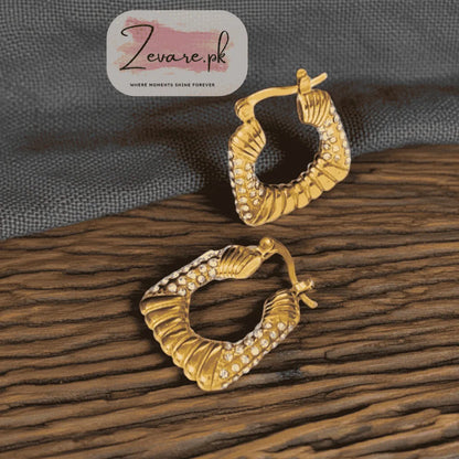 Jhumka Earrings – A Timeless Statement of Elegance Zevare.pk- Jhumka Earrings- Zevare.pk- Jhumka Earrings- Zevare.pk