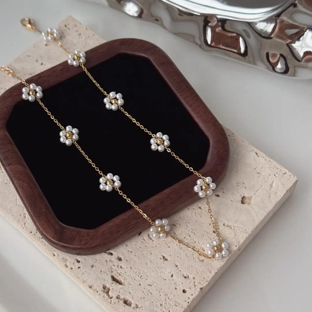 - White Flower Necklace | New Arrival- Zevare.pk