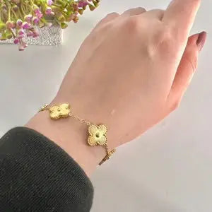 Golden Clover Bracelet – Timeless Elegance Meets Everyday Charm - Zevare.pk- Golden Clover Bracelet- Zevare.pk