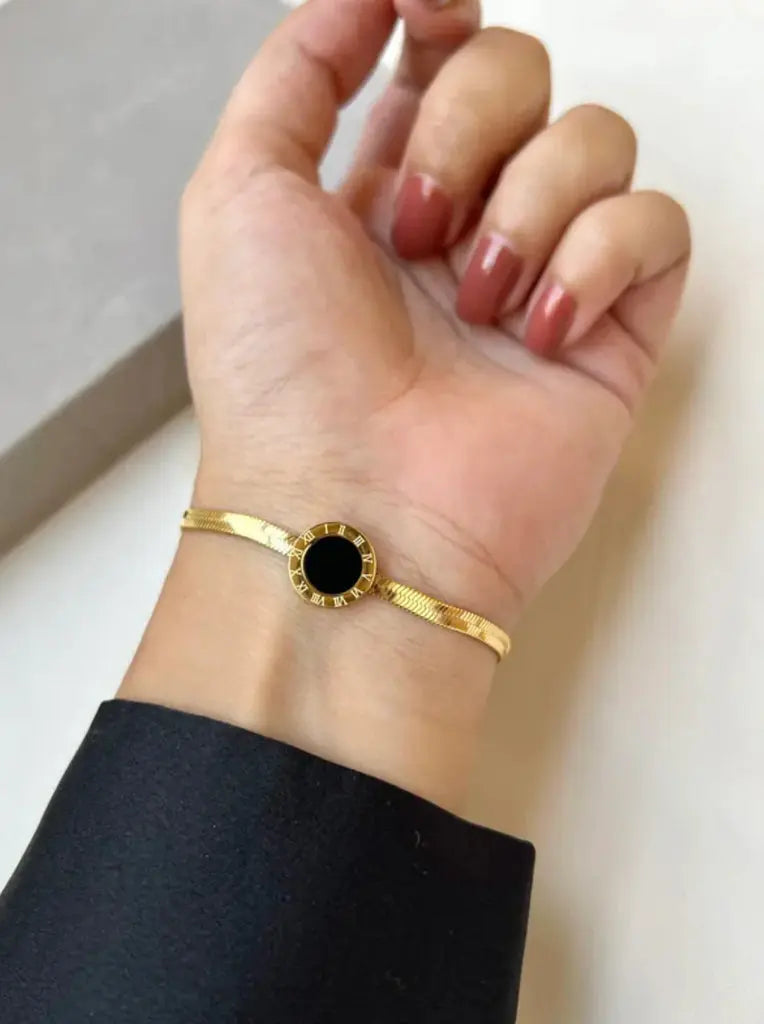 BV Black Bracelet – Timeless Elegance in Every Detail Zevare.pk- BV Black Bracelet- Zevare.pk