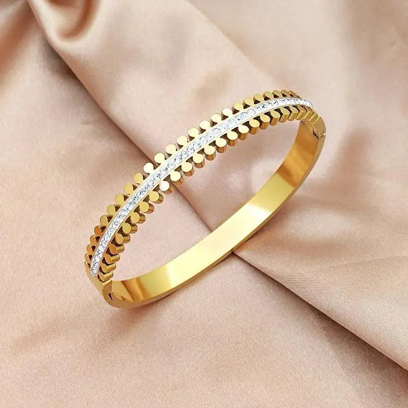 Stone Bangle – Add Sparkle to Your Everyday Style Zevare.pk- Stone Bangle | Premium Quality- Zevare.pk