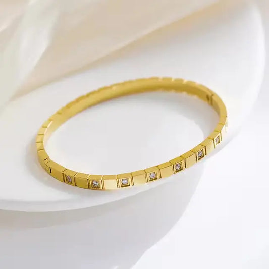 Minimalist White Filled Bangle – Pure Elegance in Simplicity Zevare.pk- Minimalist White Filled Bangle- Zevare.pk