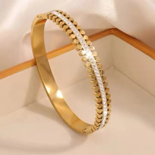 Stone Bangle – Add Sparkle to Your Everyday Style Zevare.pk