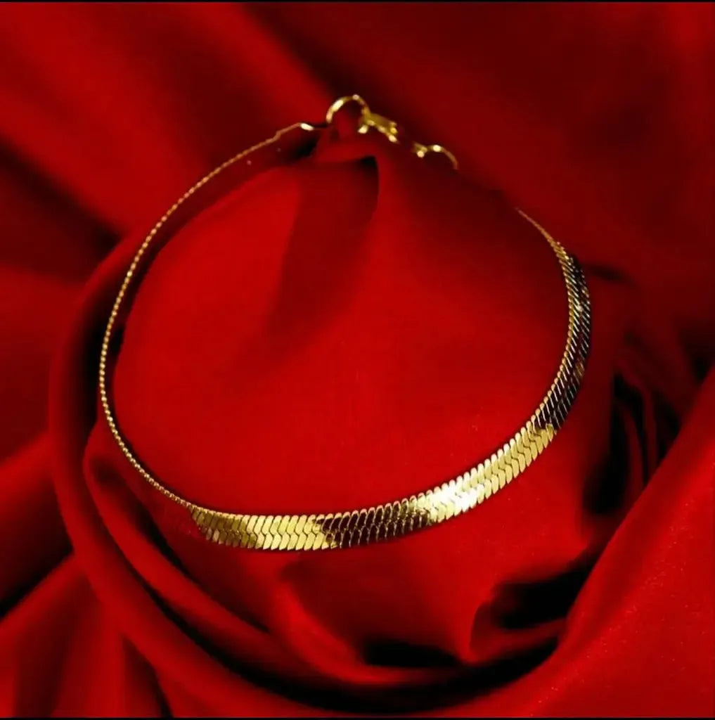 Snake Chain Anklet – Sleek. Stylish. Unforgettable. Zevare.pk- Snake Chain Anklet- Zevare.pk- Snake Chain Anklet- Zevare.pk