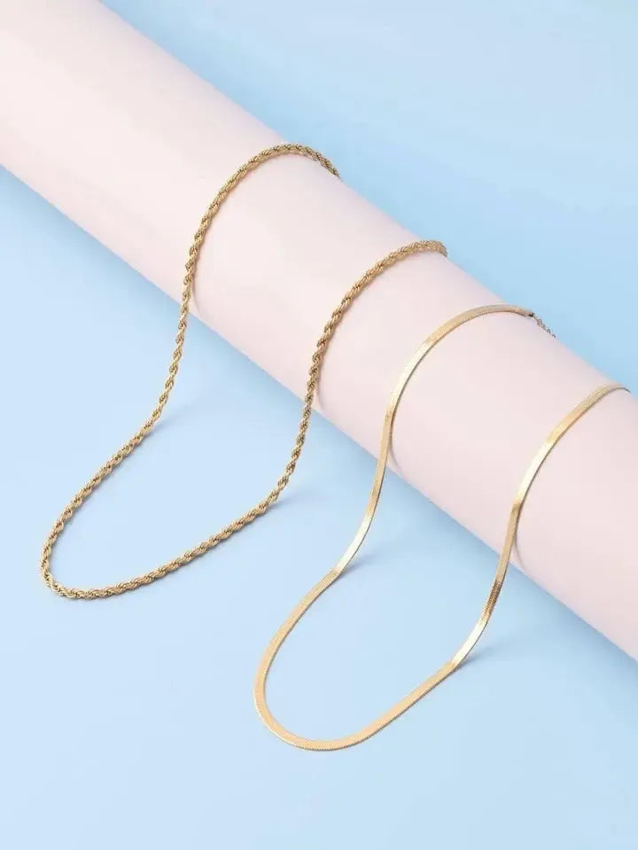 Milas Twisted & Snake Chain Necklace Combo – Two Styles, One Premium Look Zevare.pk- Milas Twisted & Snake Chain Necklace Combo- Zevare.pk- Milas Twisted & Snake Chain Necklace Combo- Zevare.pk