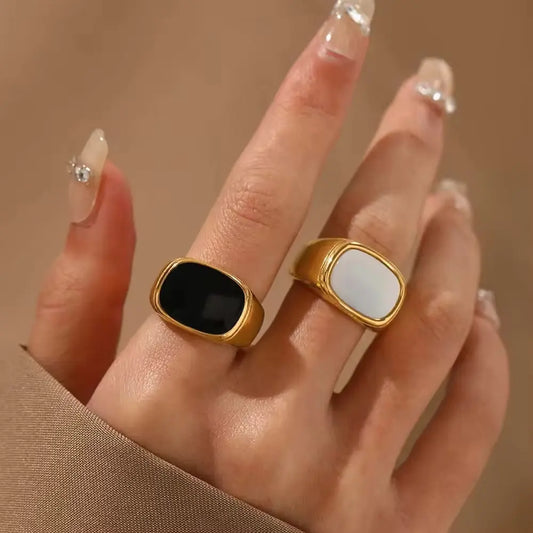 Black & White Charm Ring – Simple, Stylish & Always in Trend Zevare.pk
