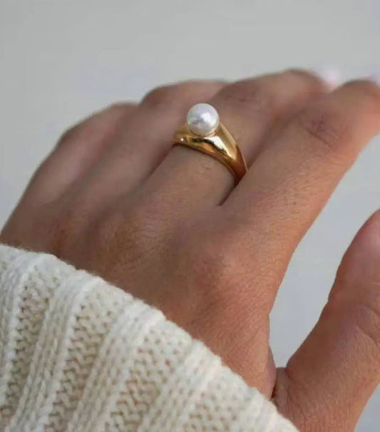 Single Pearl Ring – Simple, Soft & So Pretty Zevare.pk