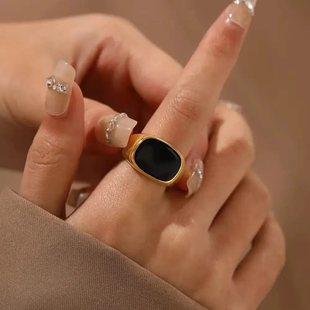 Black & White Charm Ring – Simple, Stylish & Always in Trend Zevare.pk- Black & White Charm Ring- Zevare.pk- Black & White Charm Ring- Zevare.pk