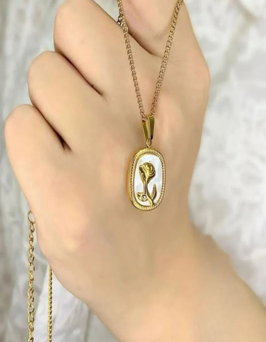 Zavare.pk necklace- Retro Rose Pendant Necklace-Best Selling- Zevare.pk- Retro Rose Pendant Necklace-Best Selling- Zevare.pk