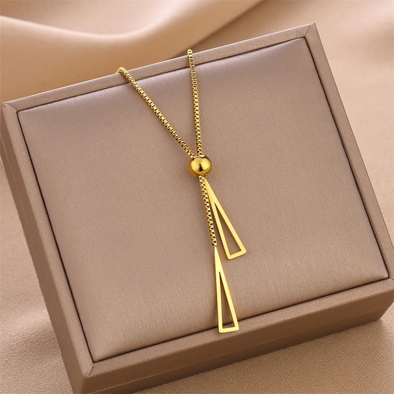 - New Actress Design Necklace | New Arrival- Zevare.pk