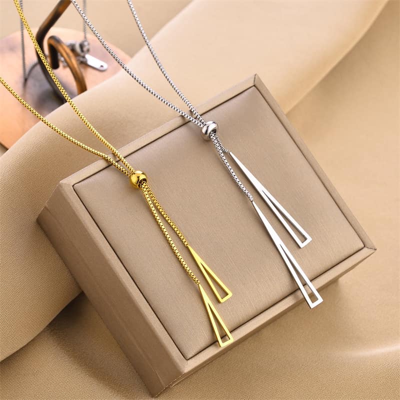 - New Actress Design Necklace | New Arrival- Zevare.pk
