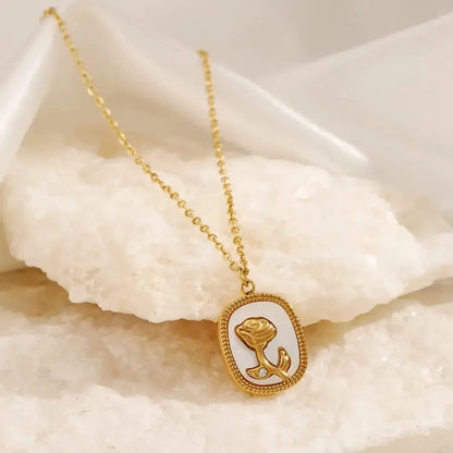 Elegant Retro Rose Pendant Necklace – Timeless Beauty with a Vintage Touch Zevare.pk- Retro Rose Pendant Necklace-Best Selling- Zevare.pk- Retro Rose Pendant Necklace-Best Selling- Zevare.pk